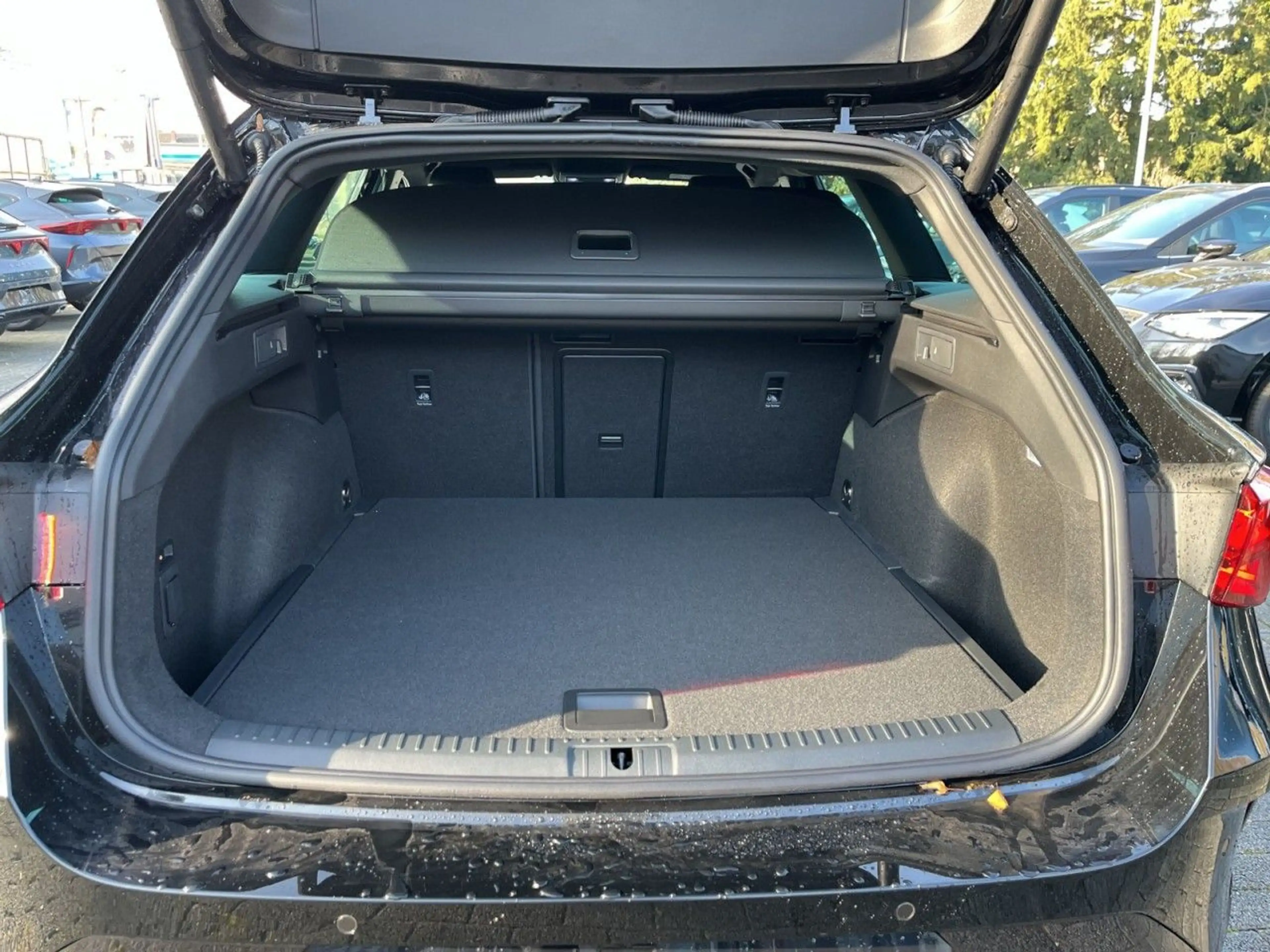CUPRA Leon Sportstourer DSG 1.5 eTSI+AHK+Matrix+Business — photo 6