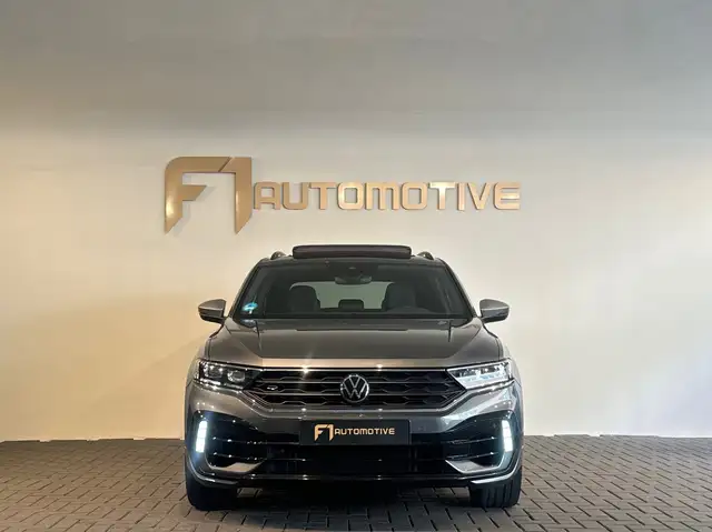 Volkswagen T-Roc view 9