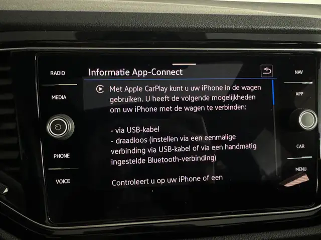 Volkswagen T-Roc view 29