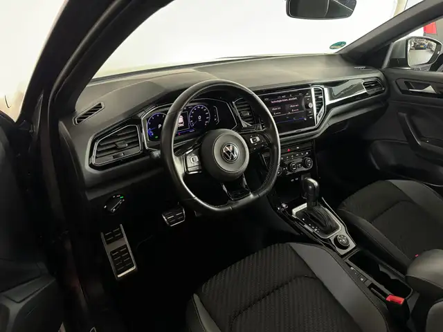 Volkswagen T-Roc view 5