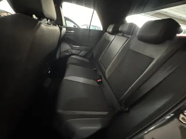 Volkswagen T-Roc view 22