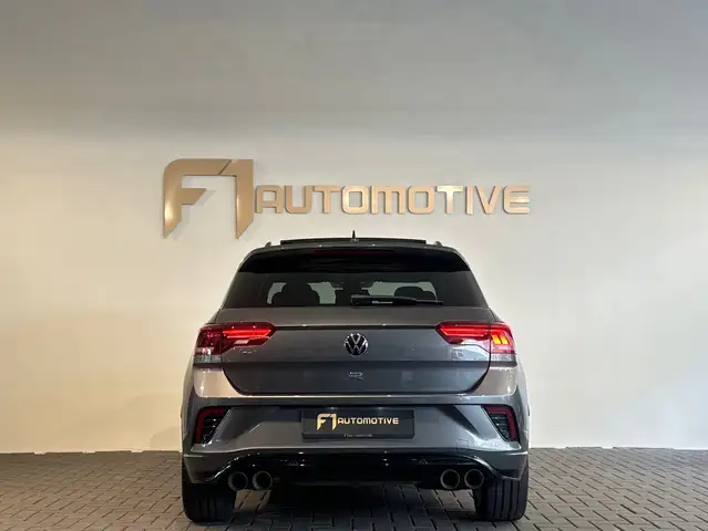 Volkswagen T-Roc view 11