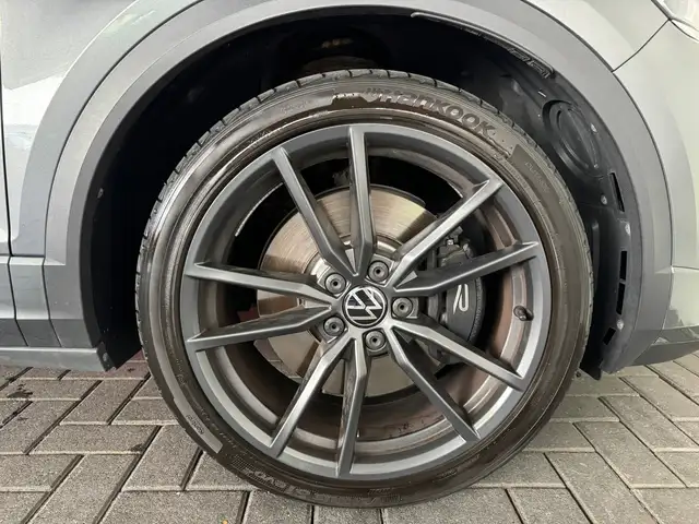 Volkswagen T-Roc view 23