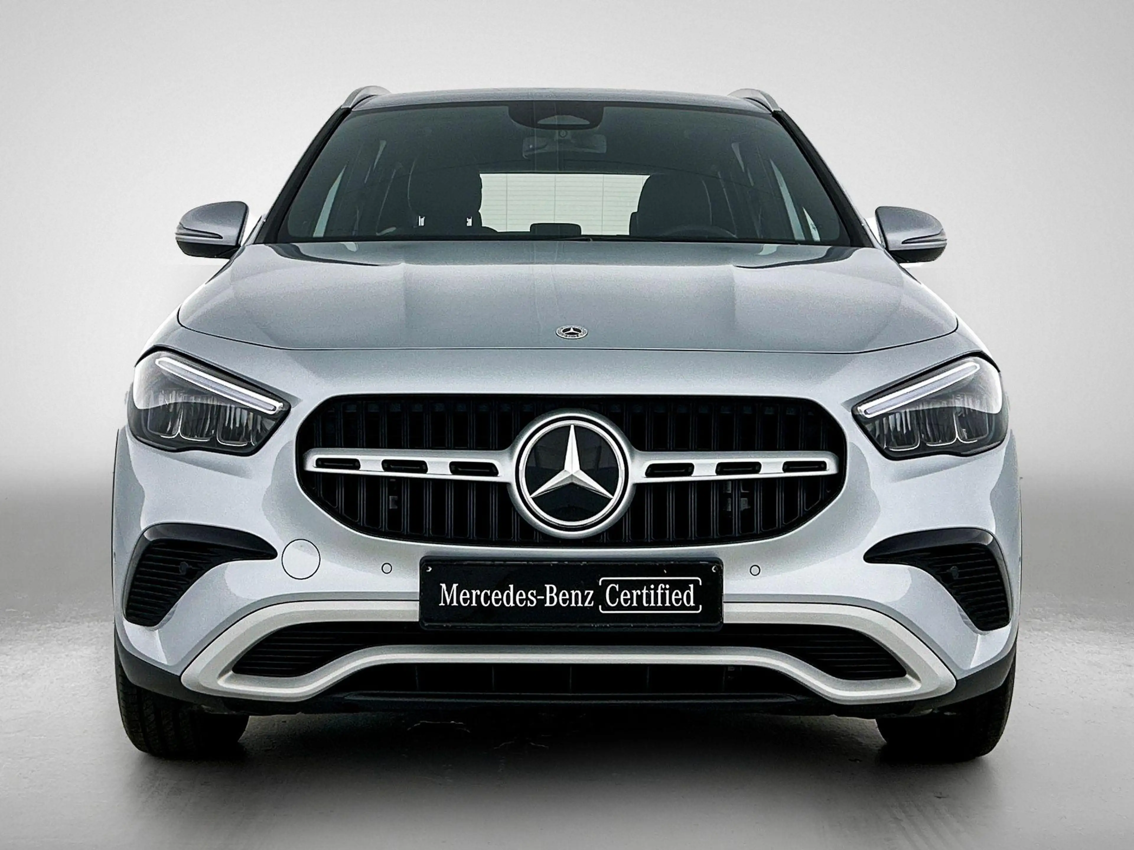 Mercedes-Benz GLA 180 Essential Line | Verwarmde Zetels | Navigatie | Ac — photo 5