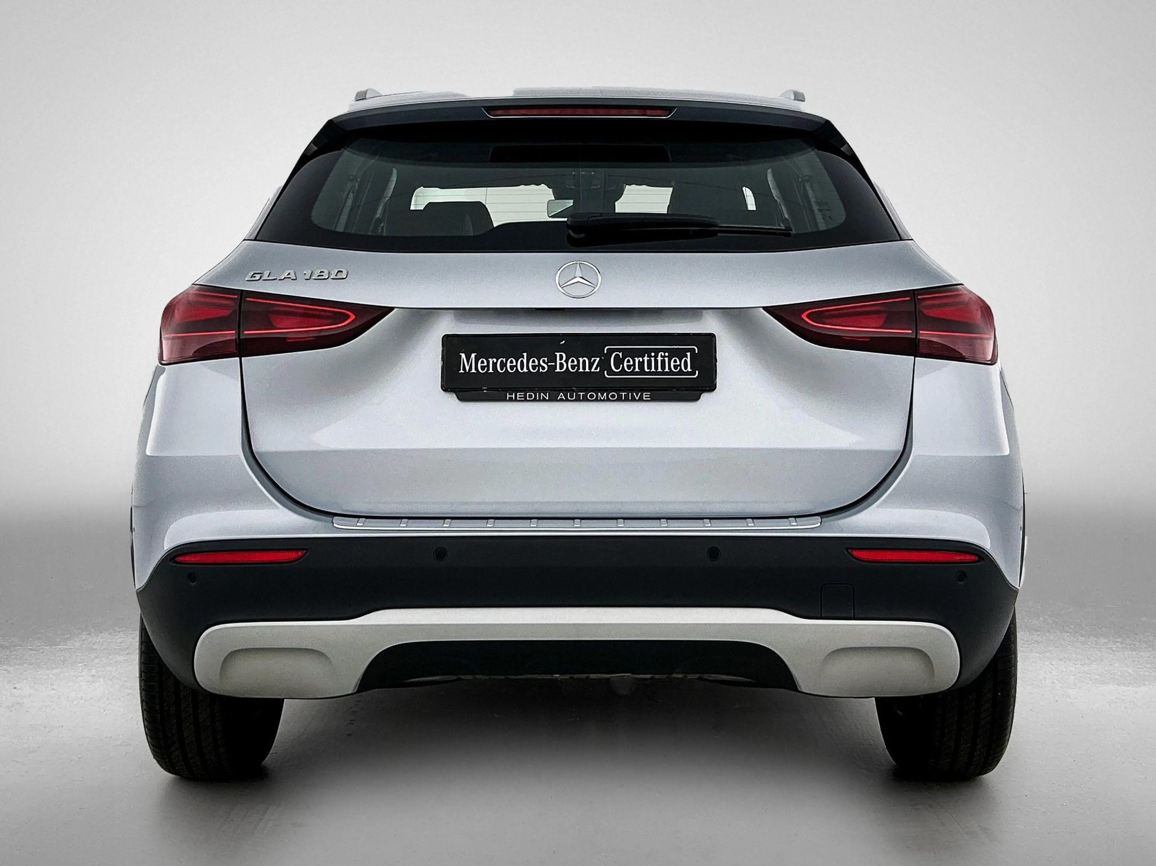 Mercedes-Benz GLA 180 Essential Line | Verwarmde Zetels | Navigatie | Ac — photo 7