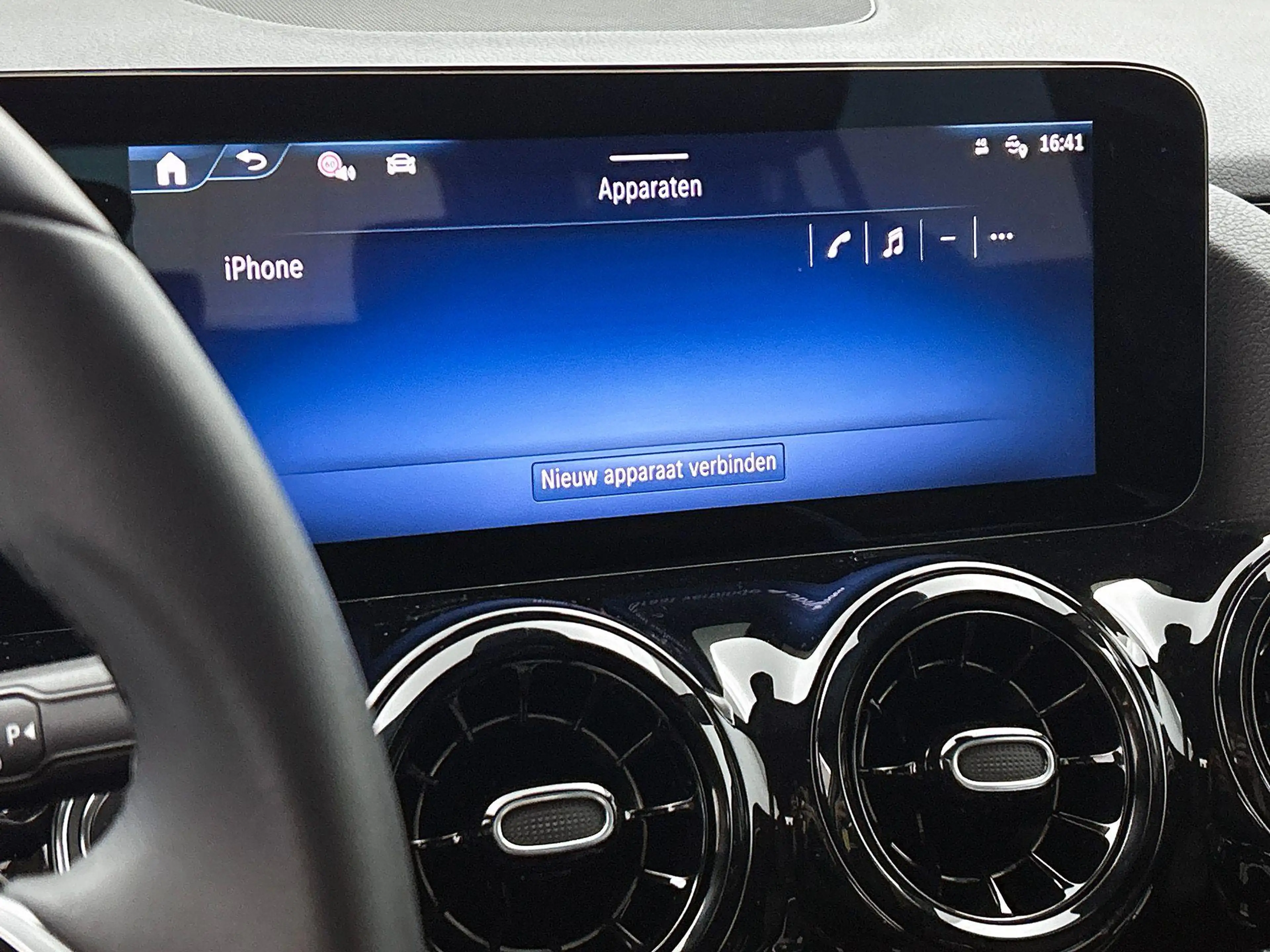 Mercedes-Benz GLA 180 Essential Line | Verwarmde Zetels | Navigatie | Ac — photo 14
