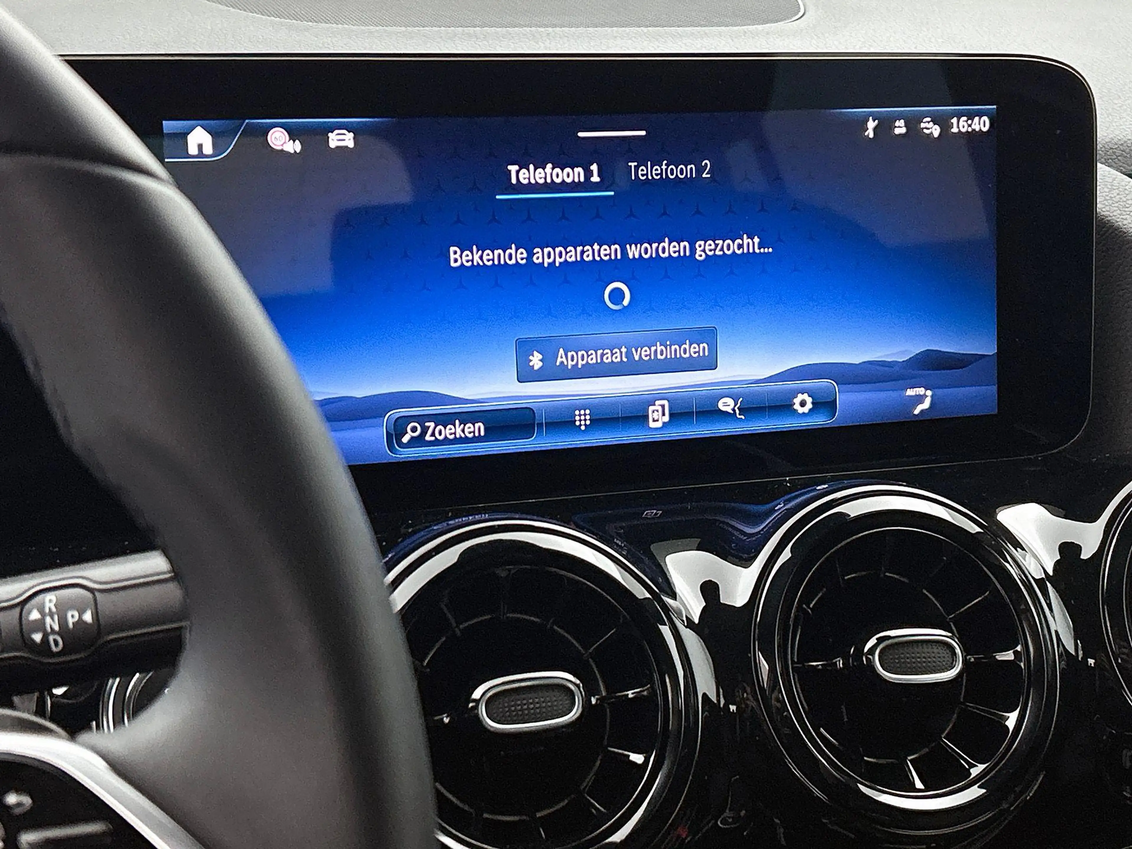 Mercedes-Benz GLA 180 Essential Line | Verwarmde Zetels | Navigatie | Ac — photo 15