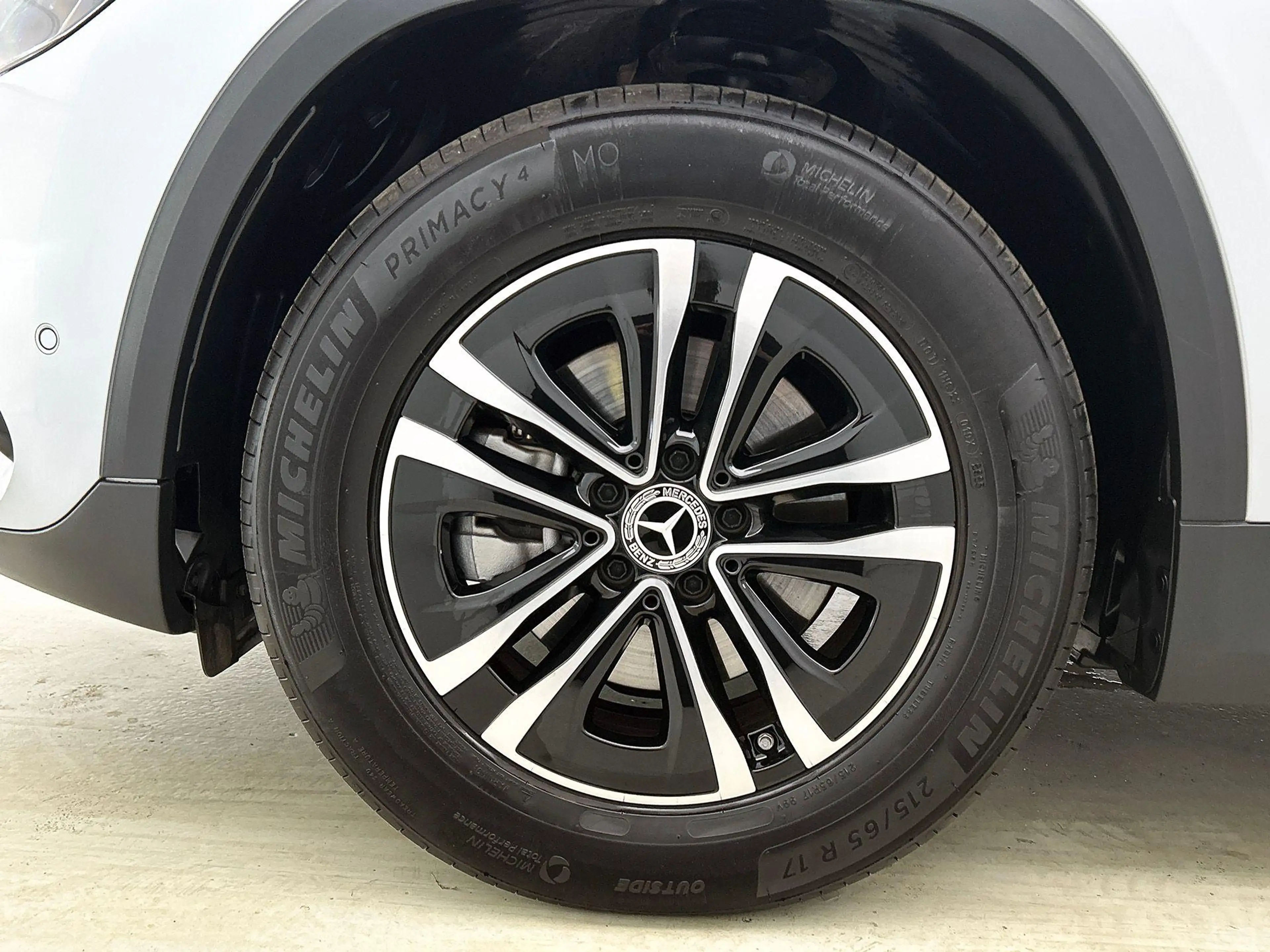 Mercedes-Benz GLA 180 Essential Line | Verwarmde Zetels | Navigatie | Ac — photo 4