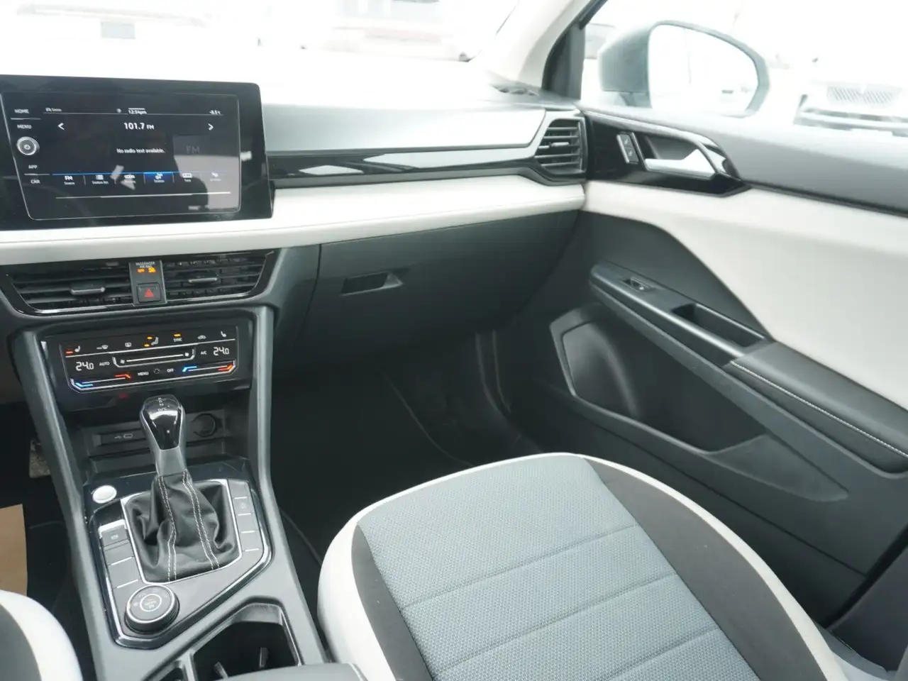 Volkswagen Taos снимка Volkswagen Taos