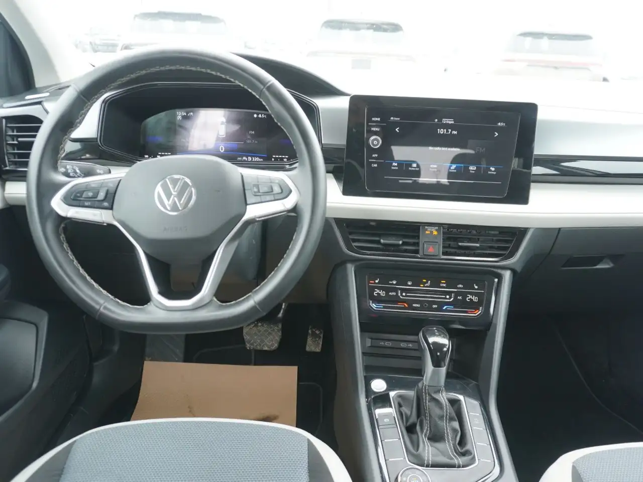 Volkswagen Taos снимка Volkswagen Taos