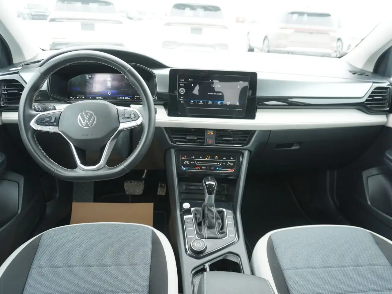 Volkswagen Taos снимка Volkswagen Taos