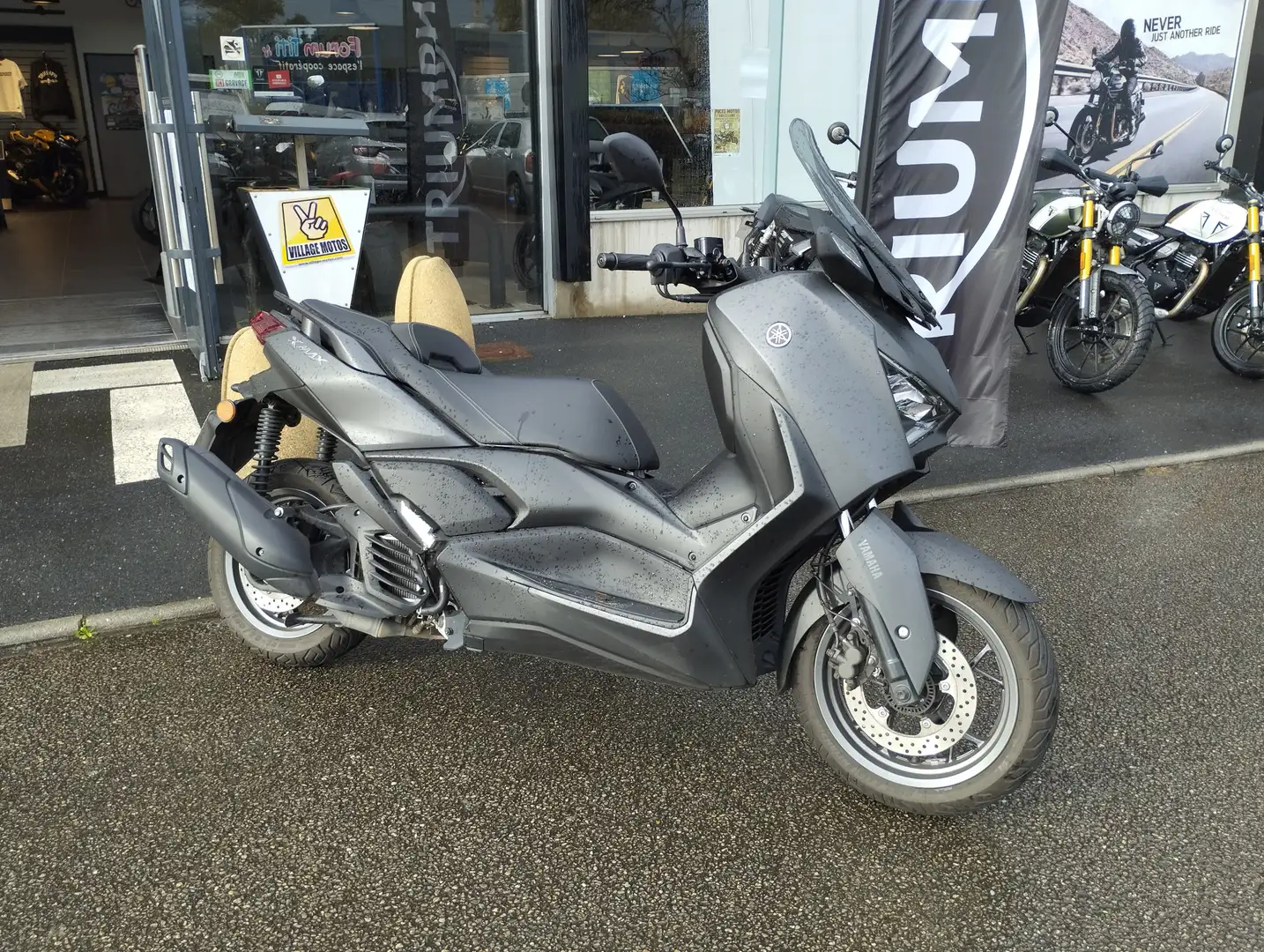 Yamaha X-Max 125 Noir - 1