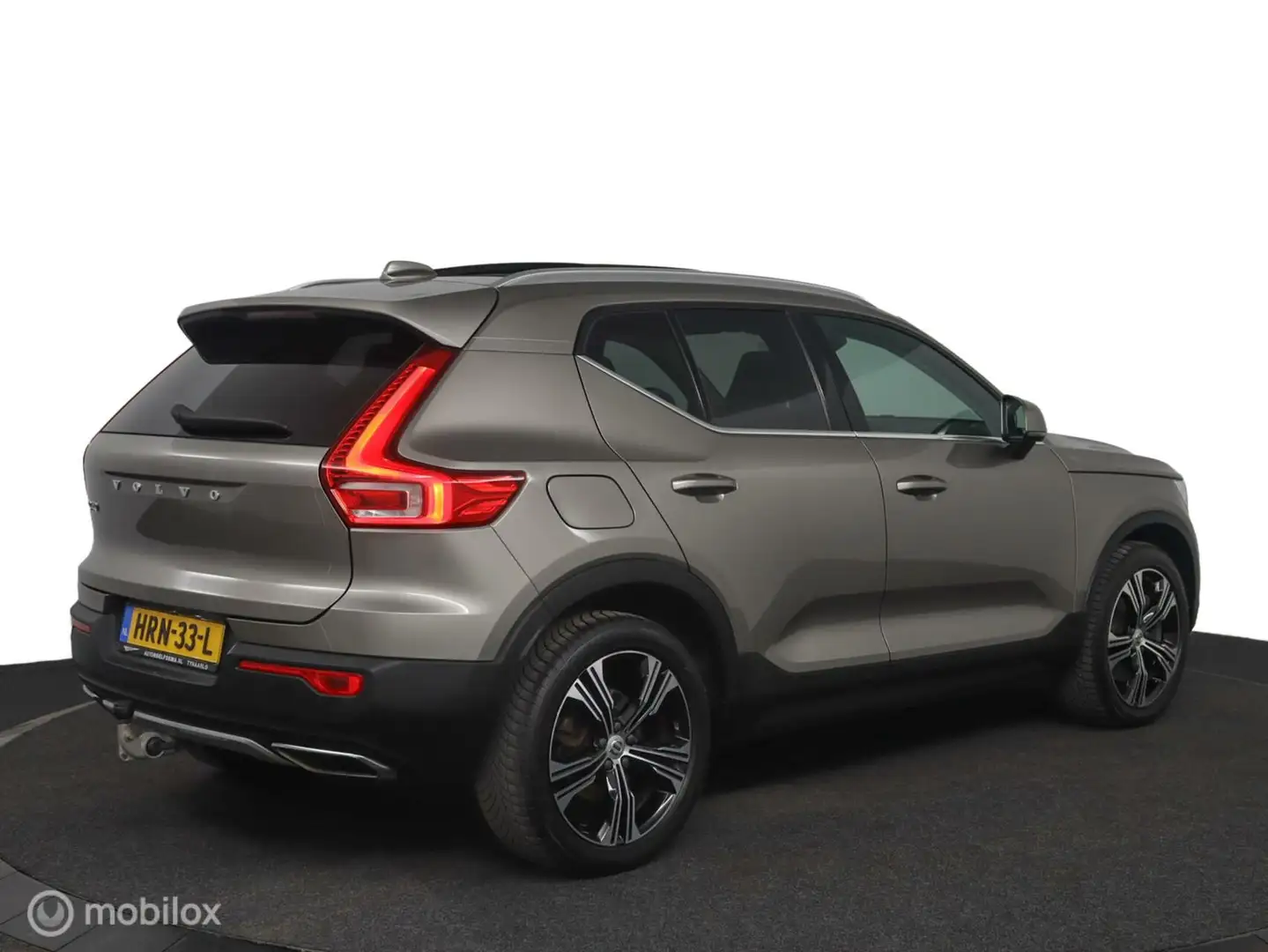 Volvo XC40 1.5 T5 Twin Engine Inscription|Leer|Pano|Autopilot Gris - 2