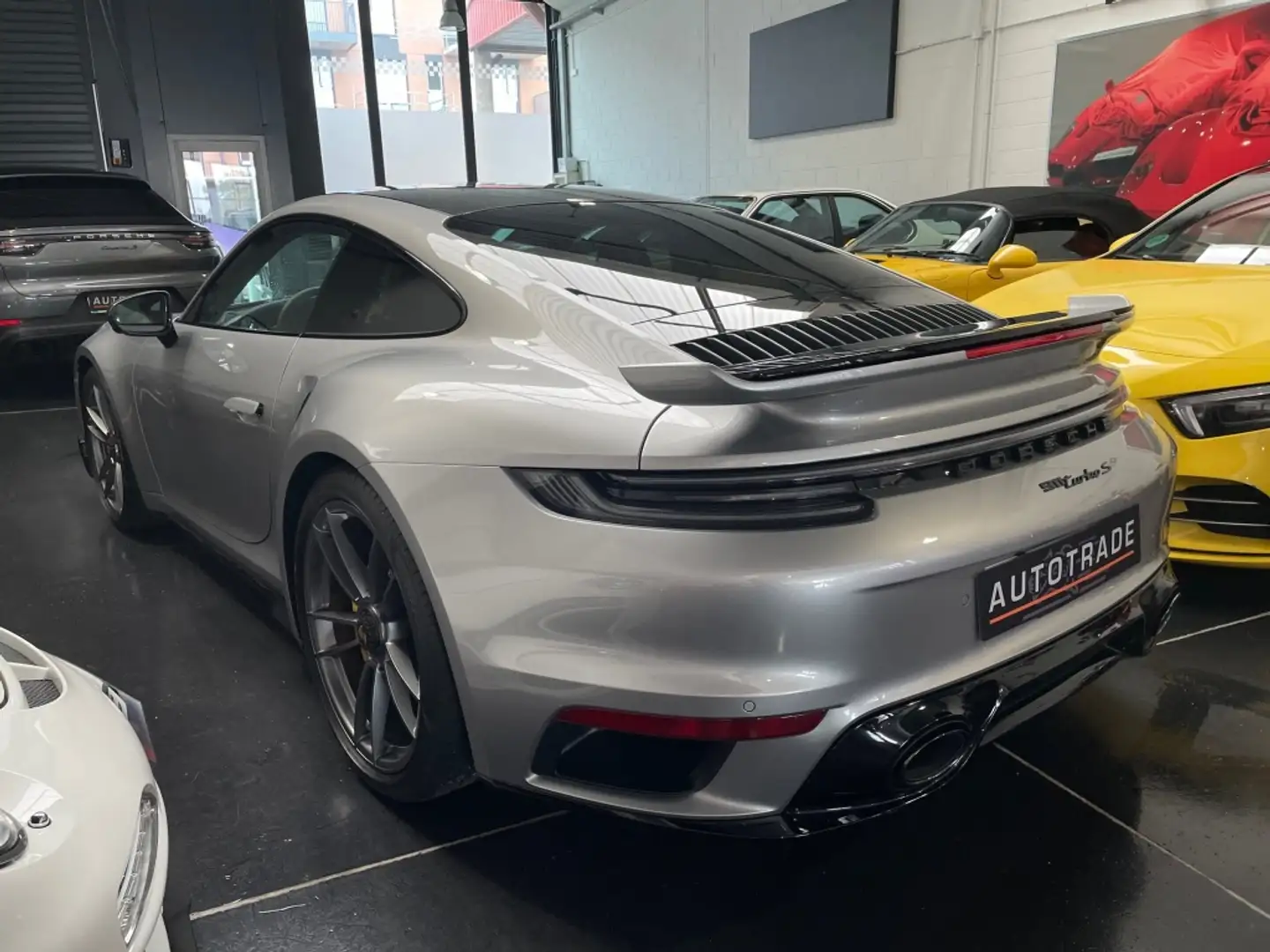 Porsche 992 Turbo S Coupé PDK Argent - 2