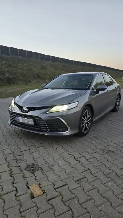Toyota Camry 2024 из Европы — купить под ключ