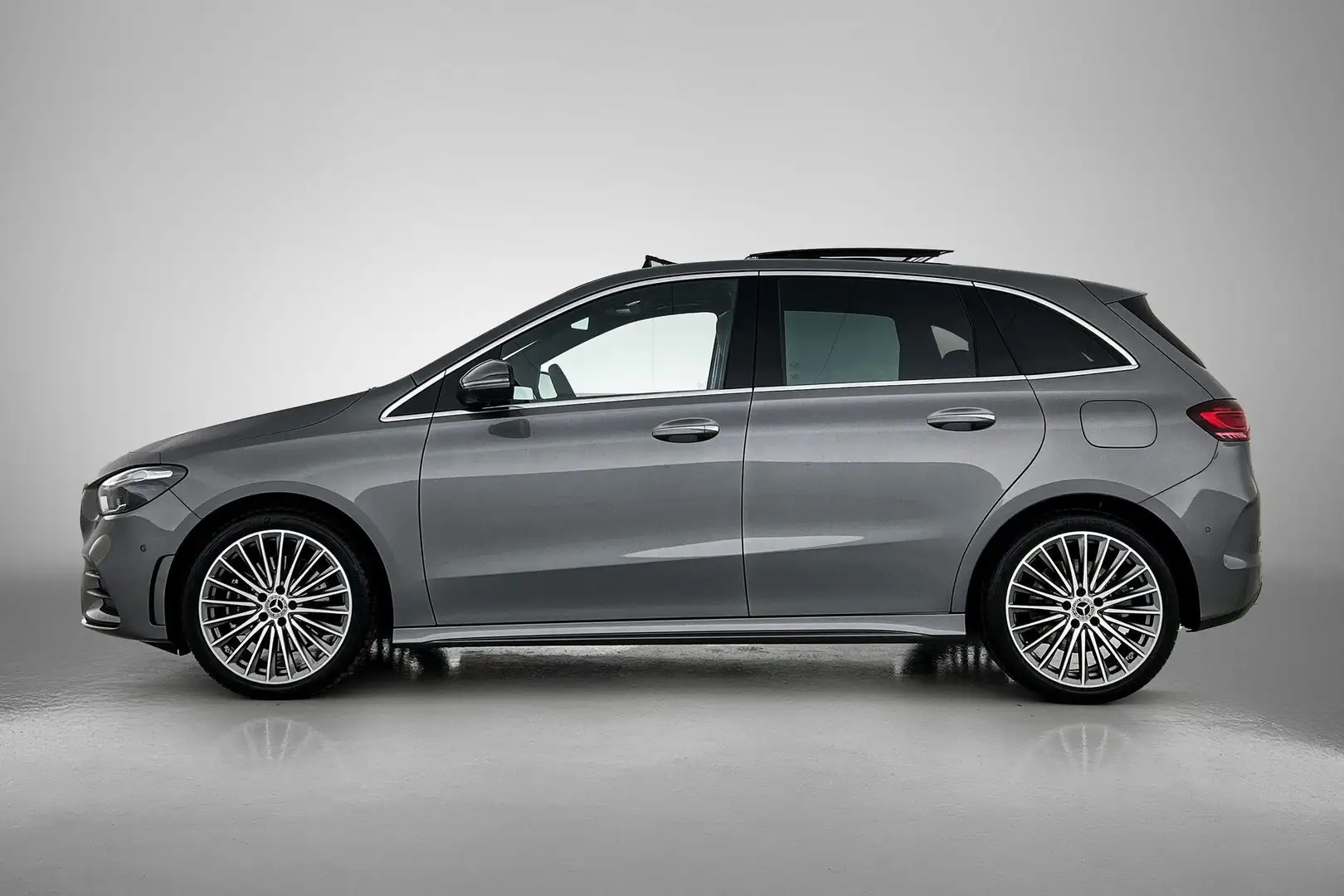Mercedes-Benz B 250 B 250e Automaat Business Solution AMG | Parkeerpak Gris - 2