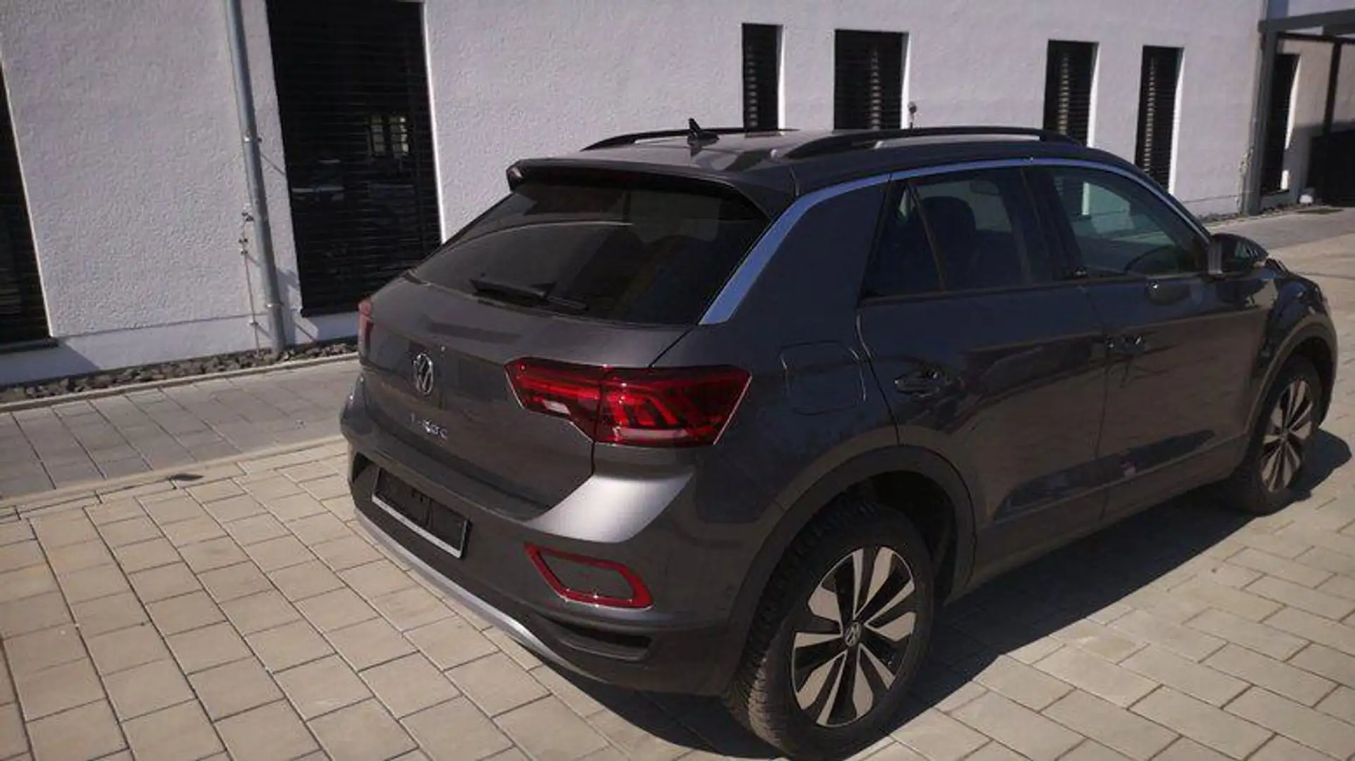 Volkswagen T-Roc MOVE 2.0 TDI 7-Gang-DSG 110 kW (150 PS), Automatik Grau - 2