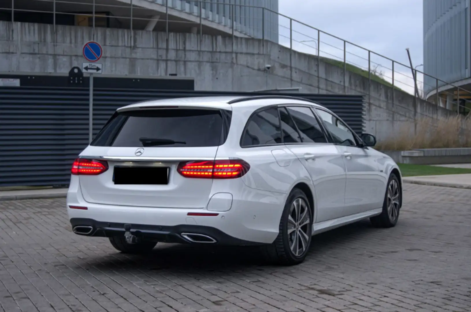 Mercedes-Benz E 300 Estate de Wit - 2