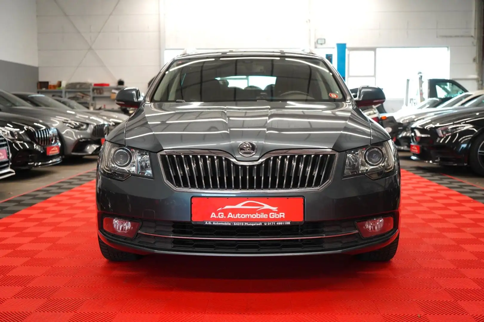 Skoda Superb SuperB 2.0 TDI DSG 4x4 Exclusive *2.Hand* Gris - 2