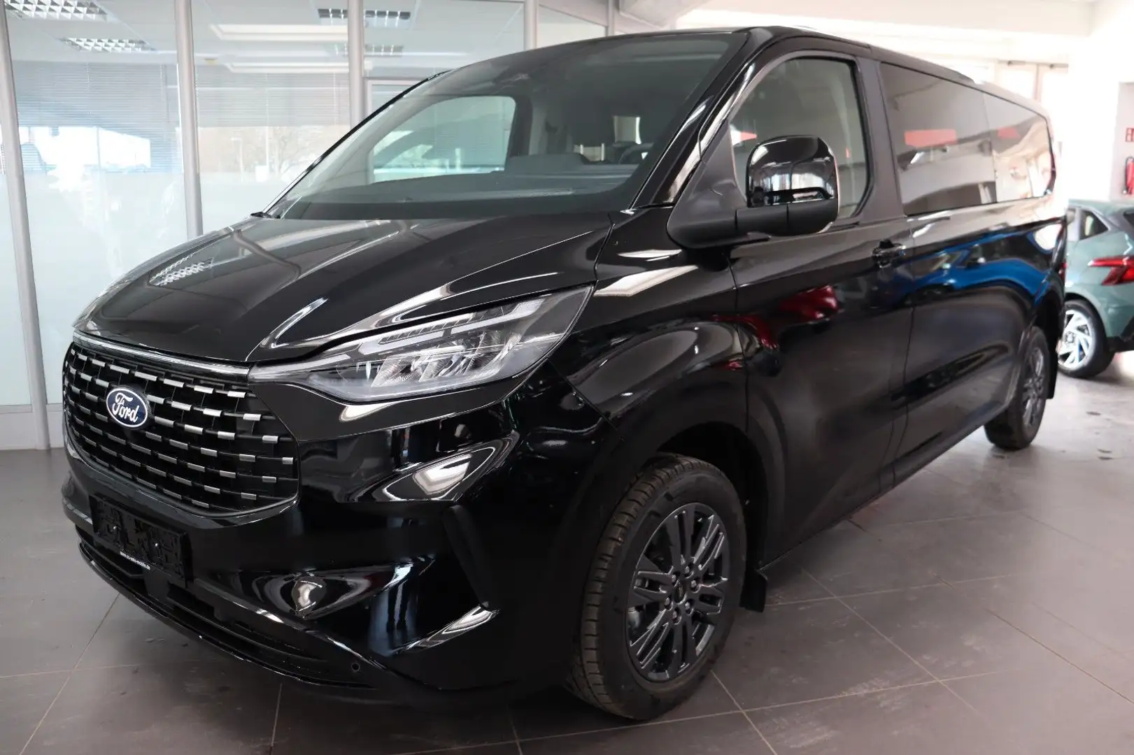 Ford Tourneo Custom 2.0 L2 Titanium Navi ACC Wpk STHZ Schwarz - 1