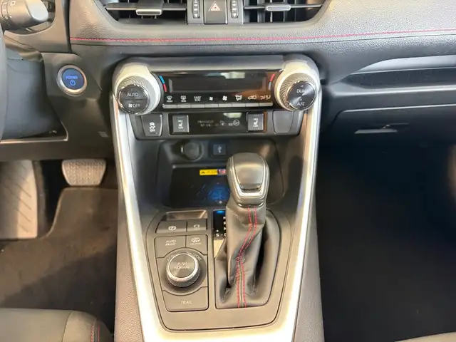 Toyota RAV4 view 8