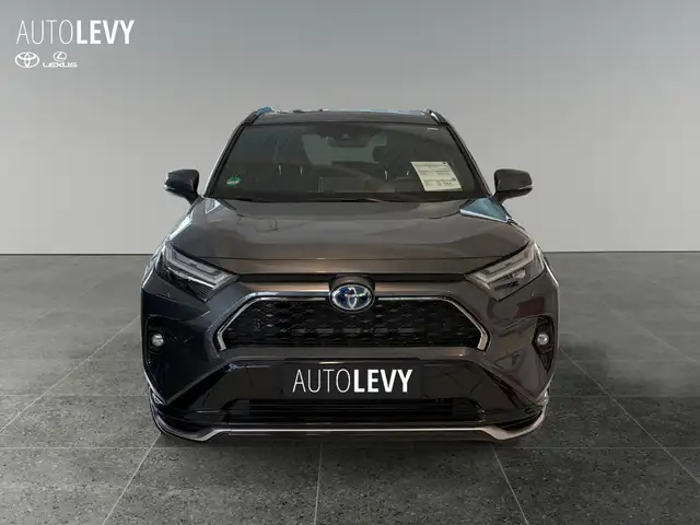 Toyota RAV4 view 5