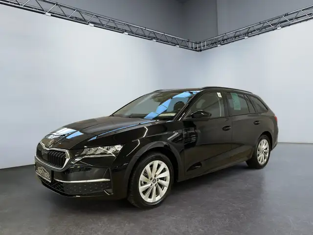 Skoda Octavia view 2