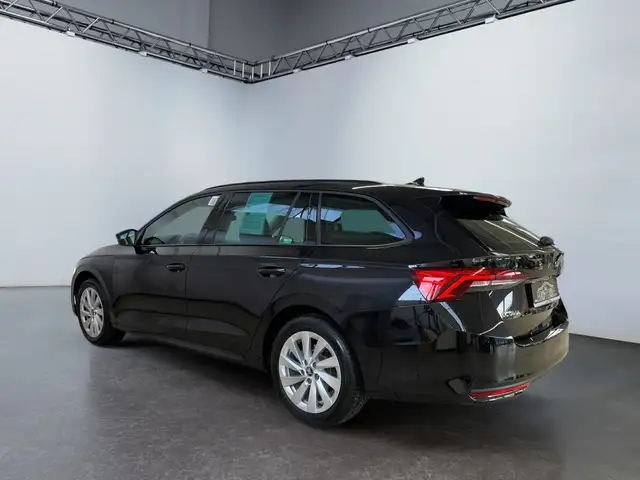 Skoda Octavia view 6
