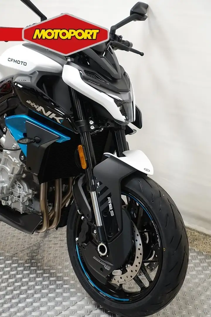CFMOTO 675NK Wit - 2