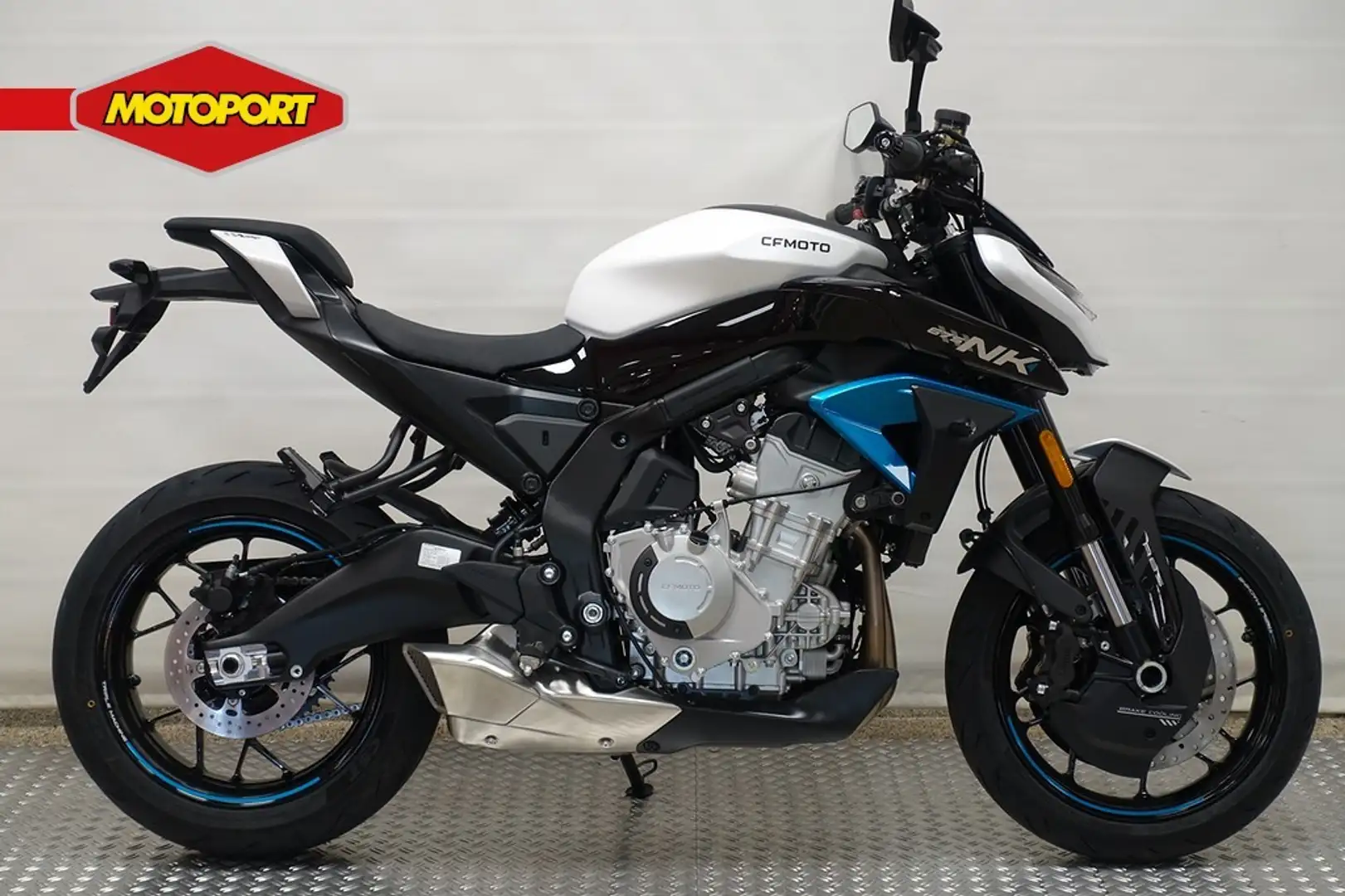 CFMOTO 675NK Wit - 1
