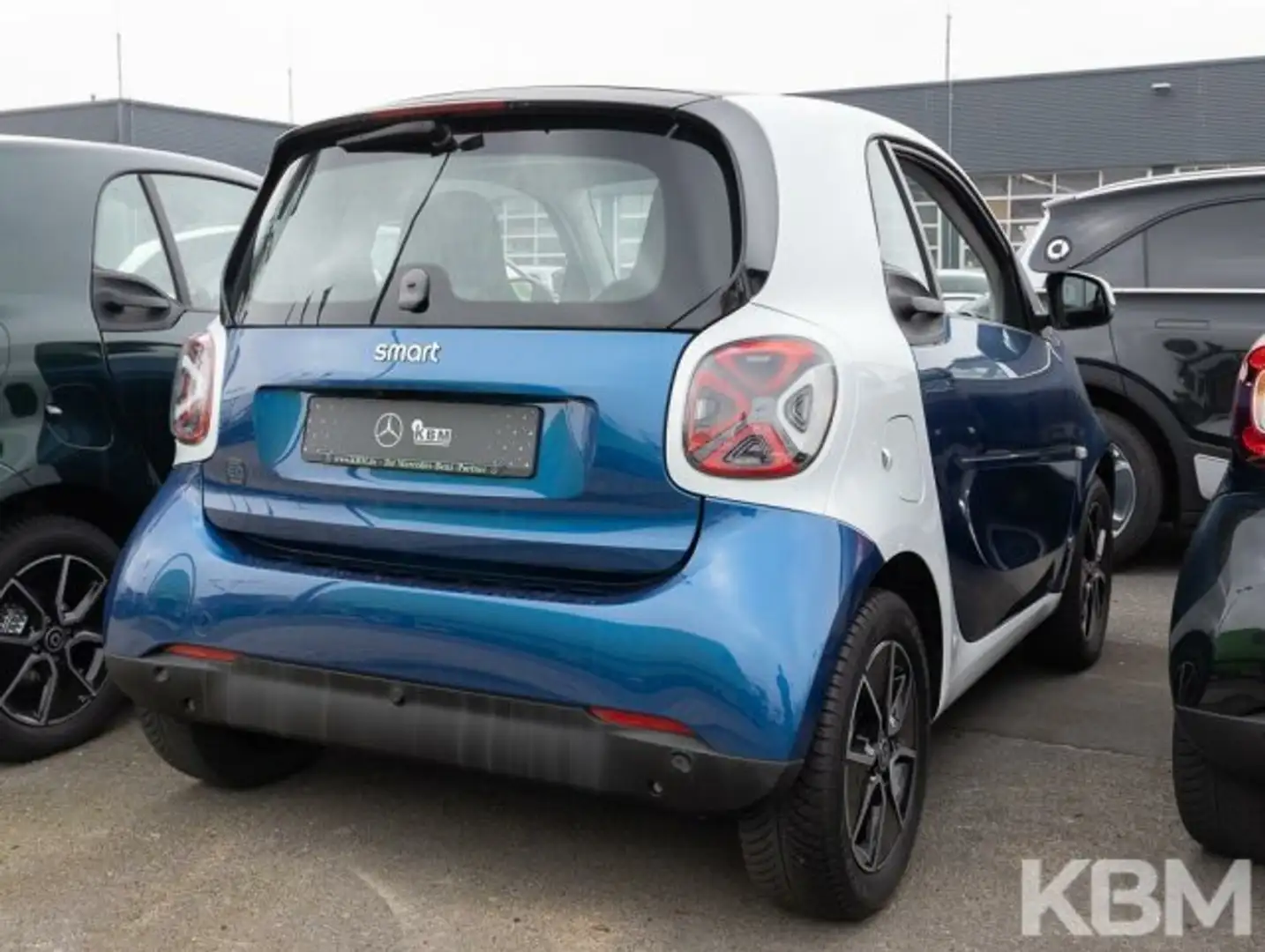 smart forTwo EQ fortwo coupé °PANO°COOL&AUDIO°PASSION°SHZ° Синій - 2
