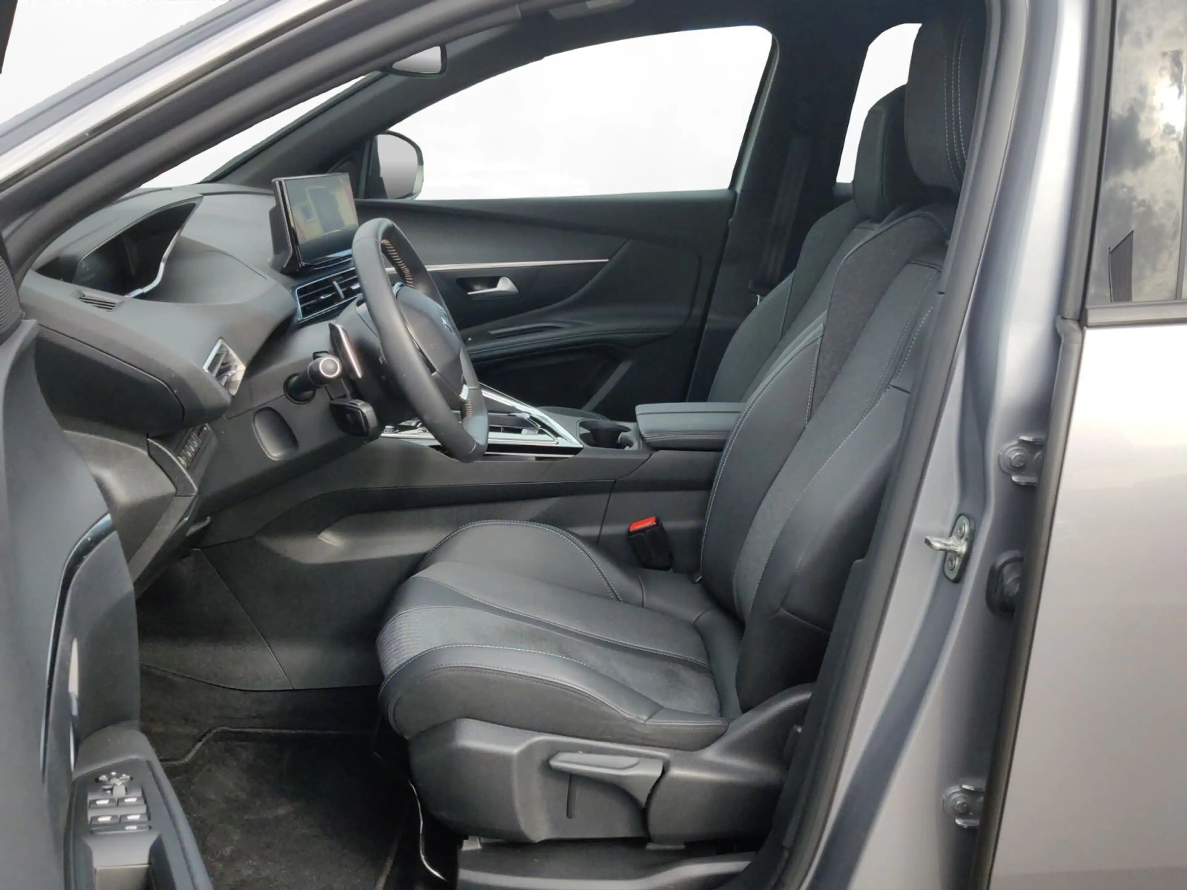 Peugeot 3008 Allure Pack PT130 EAT8 Kamera ACC PDC SHZ e — photo 9