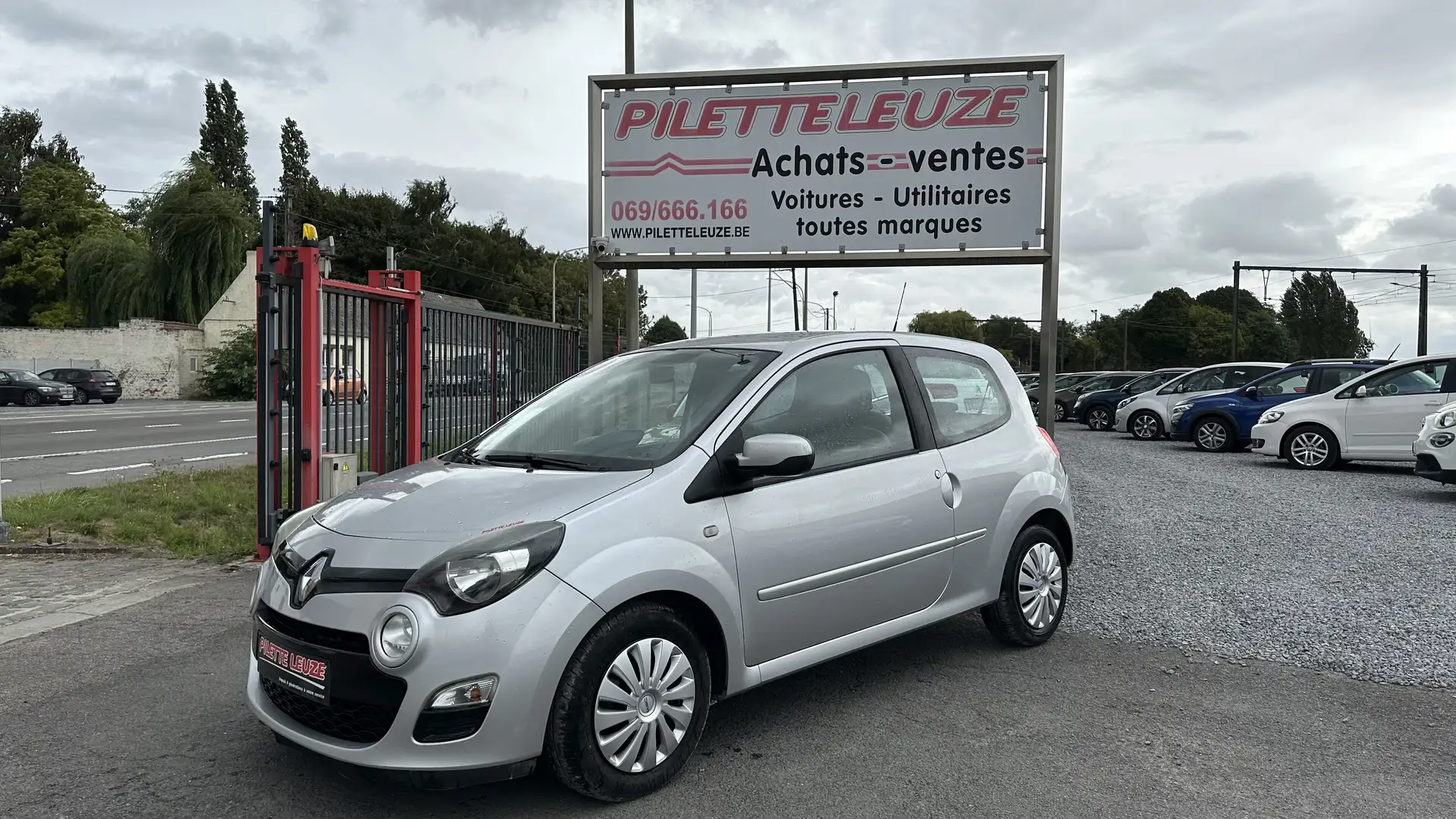 Renault Twingo Twingo 1.2i CLIM/RADIO/limitateur de vitesse Gris - 2