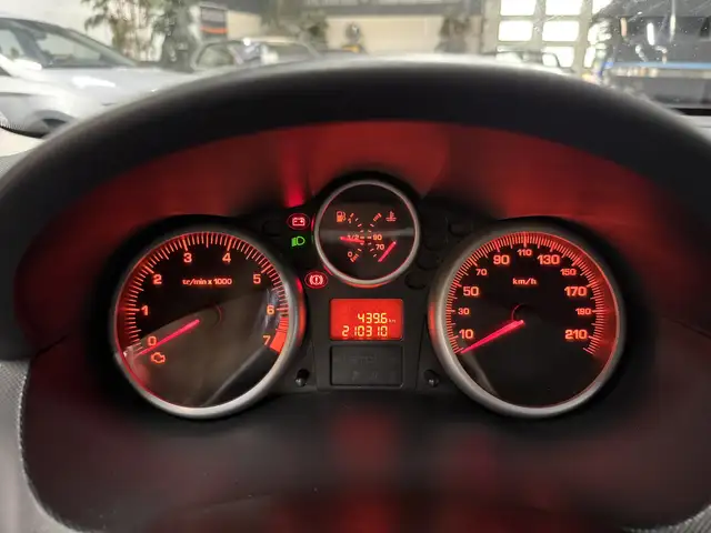 Peugeot 206 view 11