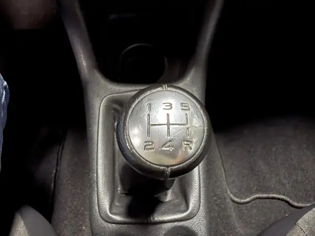 Peugeot 206 view 13