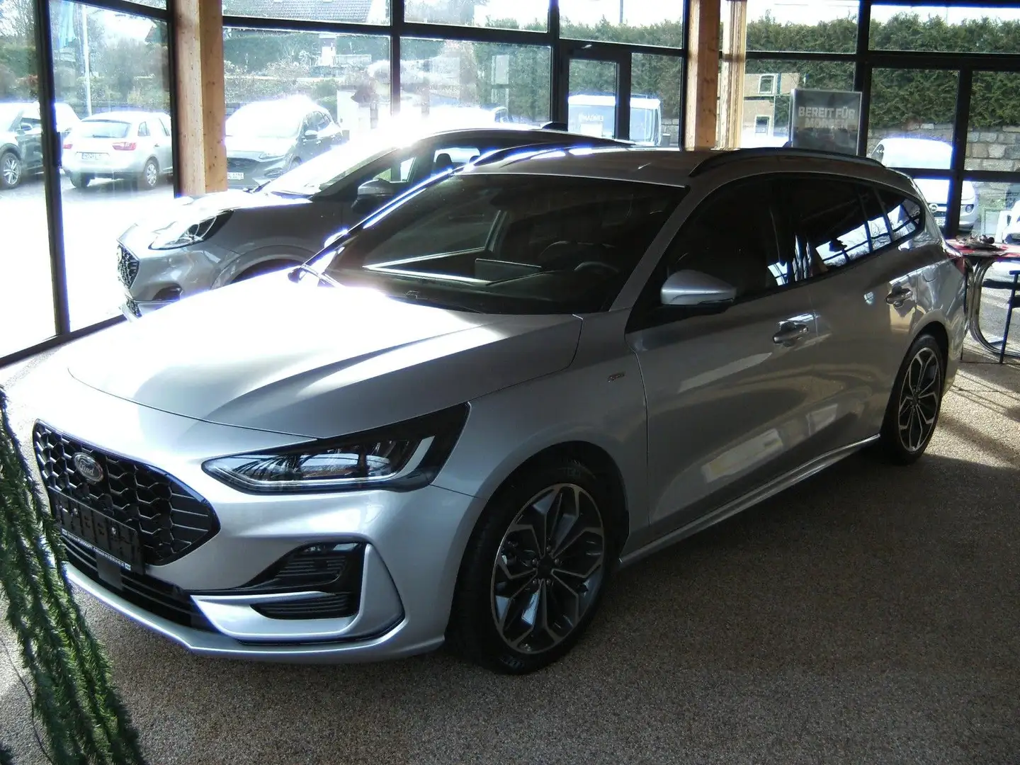 Ford Focus Turnier ST-Line X Silber - 1