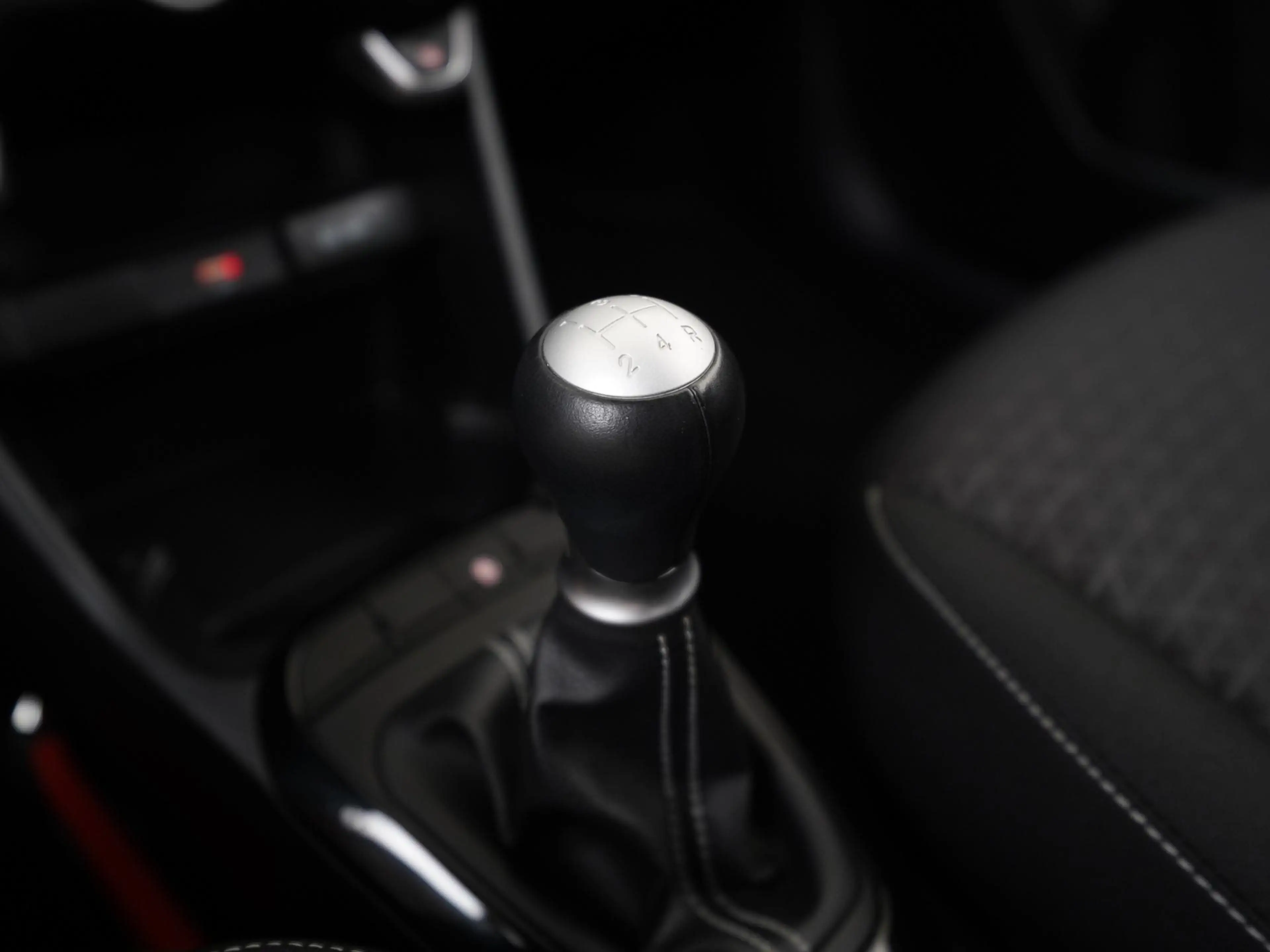 Kia Picanto 1.0 DPi DynamicLine | Camera | CarPlay | Zondag Op — photo 31