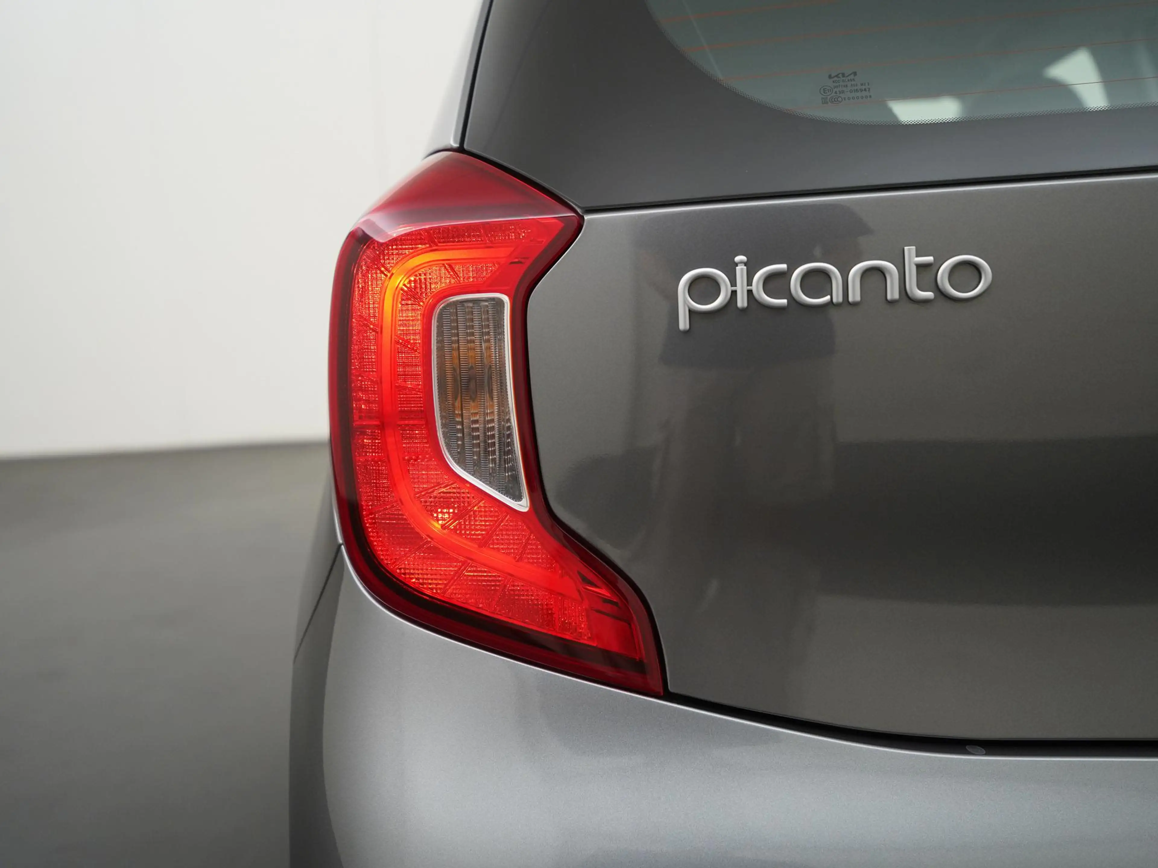 Kia Picanto 1.0 DPi DynamicLine | Camera | CarPlay | Zondag Op — photo 10
