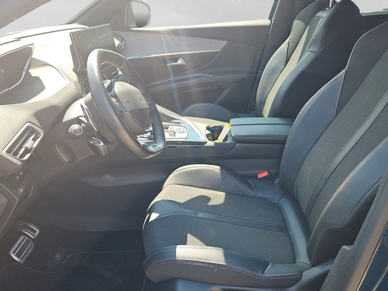 Peugeot 5008 GT, 8-fach bereift,AHK,Navi — photo 9