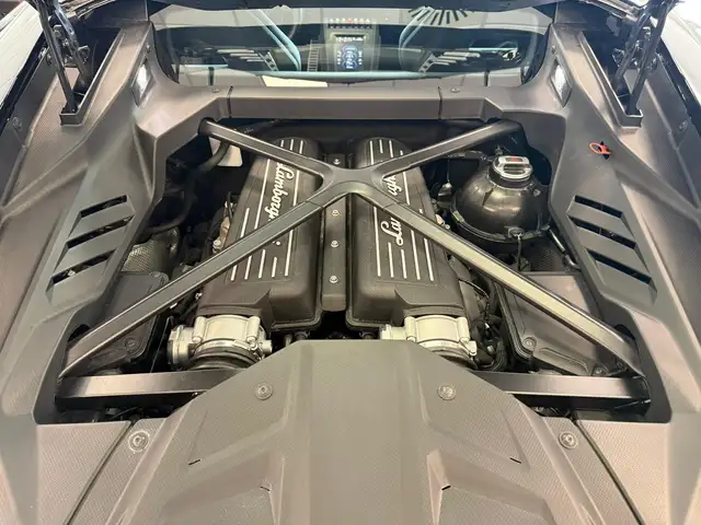Lamborghini Huracan view 13
