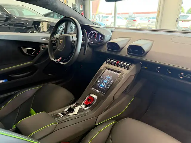Lamborghini Huracan view 9