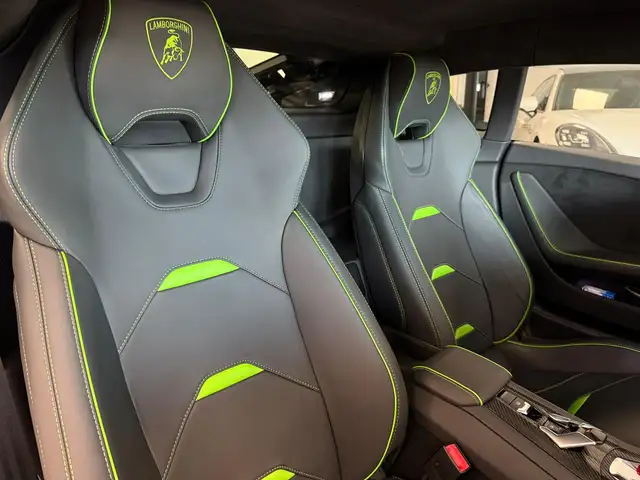 Lamborghini Huracan view 10