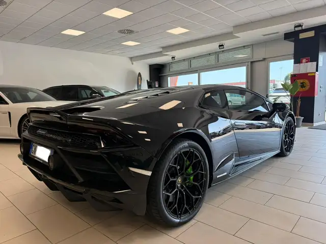 Lamborghini Huracan view 4