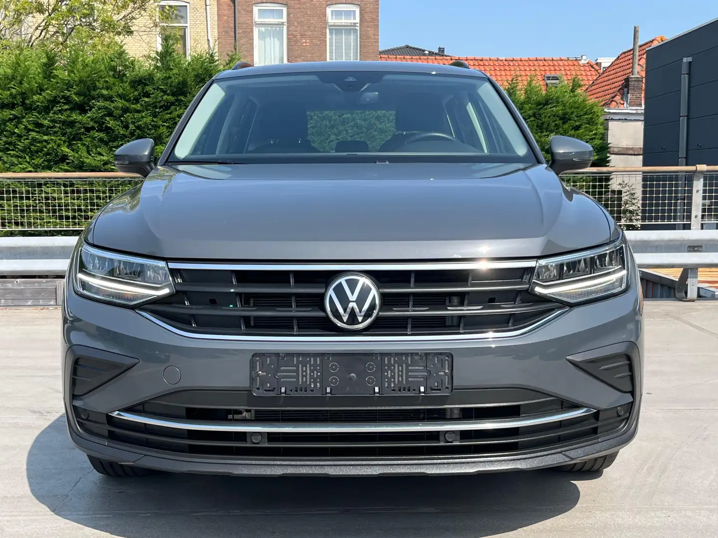Volkswagen Tiguan Life 1.4 TSI eHybrid 245pk | SoH 94% | Navigatie p Grijs - 2
