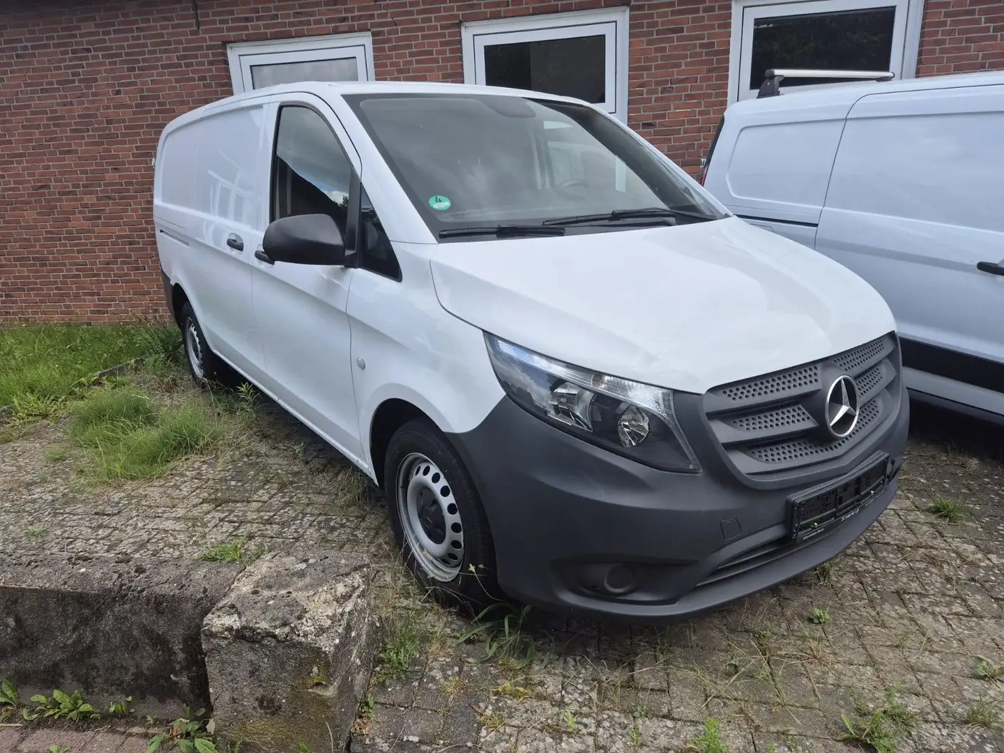 Mercedes-Benz Vito Kasten 114 CDI FWD lang Weiß - 1