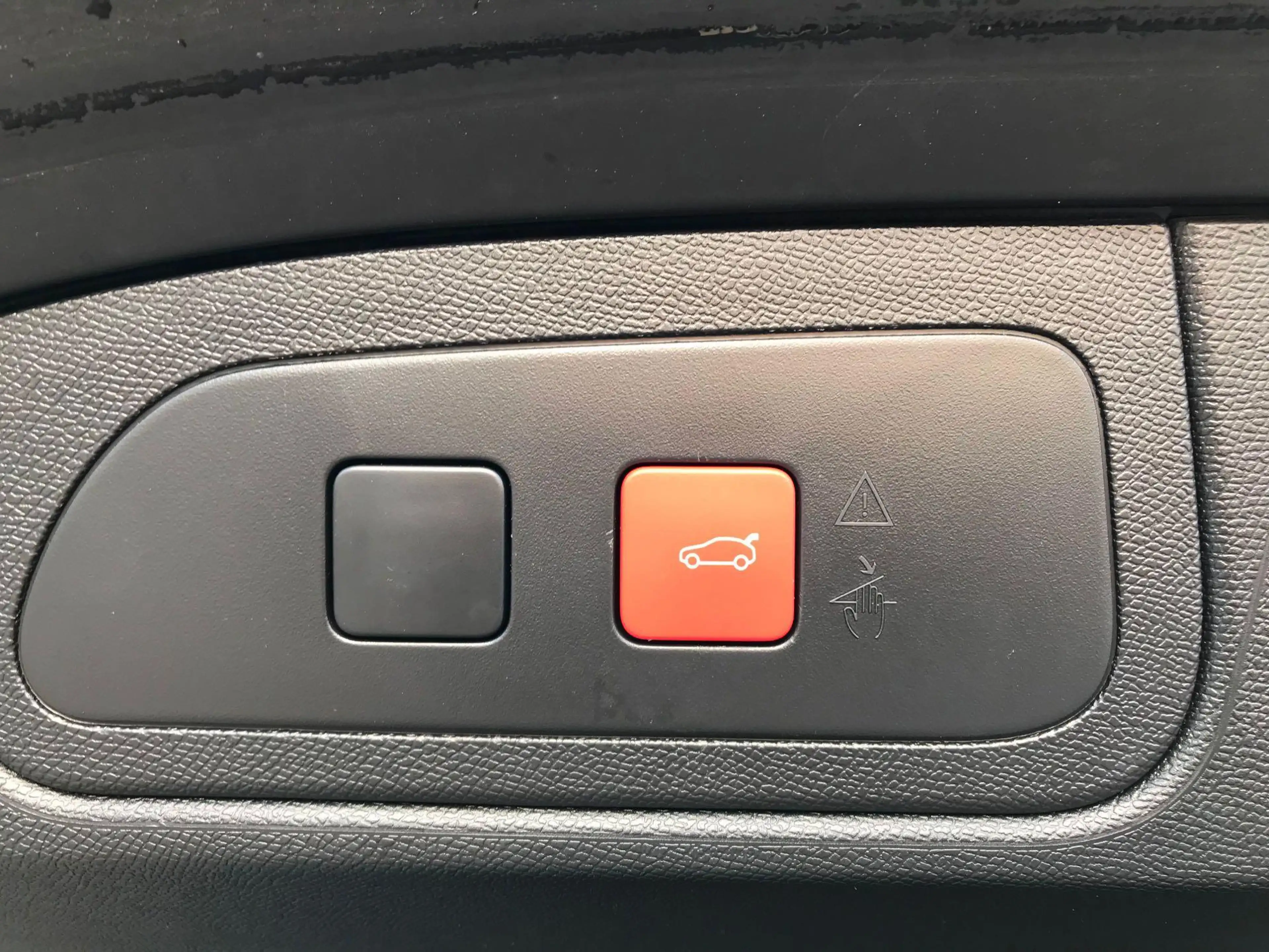 DS Automobiles DS 7 1.6 PHEV 300 4x4 Pallas — photo 8
