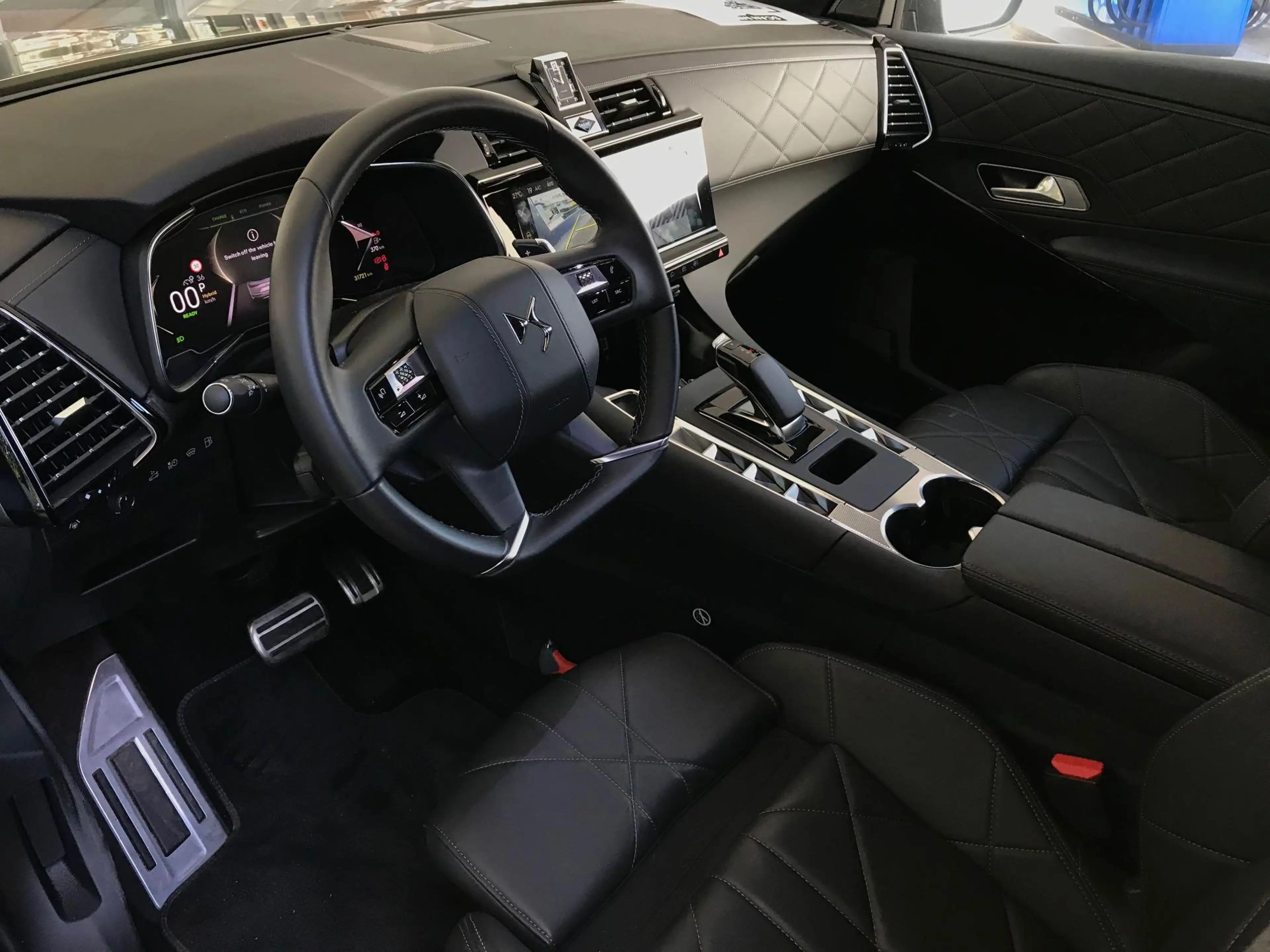 DS Automobiles DS 7 1.6 PHEV 300 4x4 Pallas — photo 12