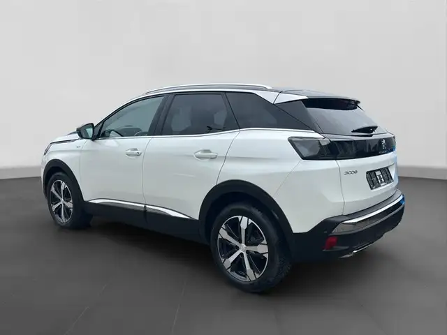Peugeot 3008 view 3