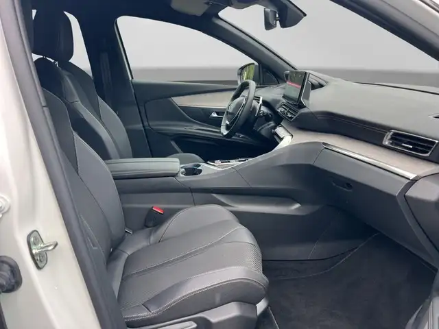 Peugeot 3008 view 9
