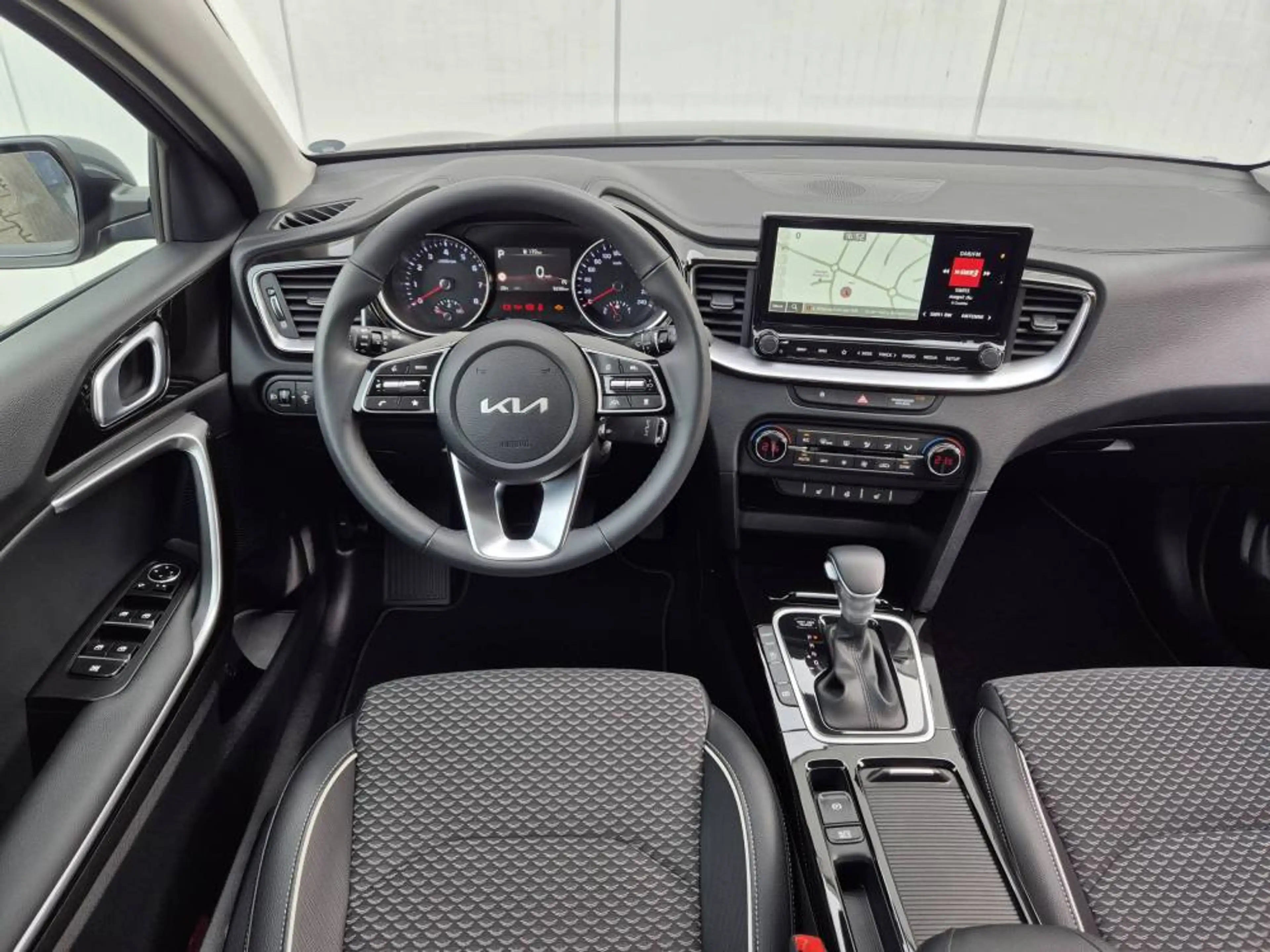Kia XCeed 1.5 T-GDI (140 PS) ISG DCT7 Spirit — photo 8